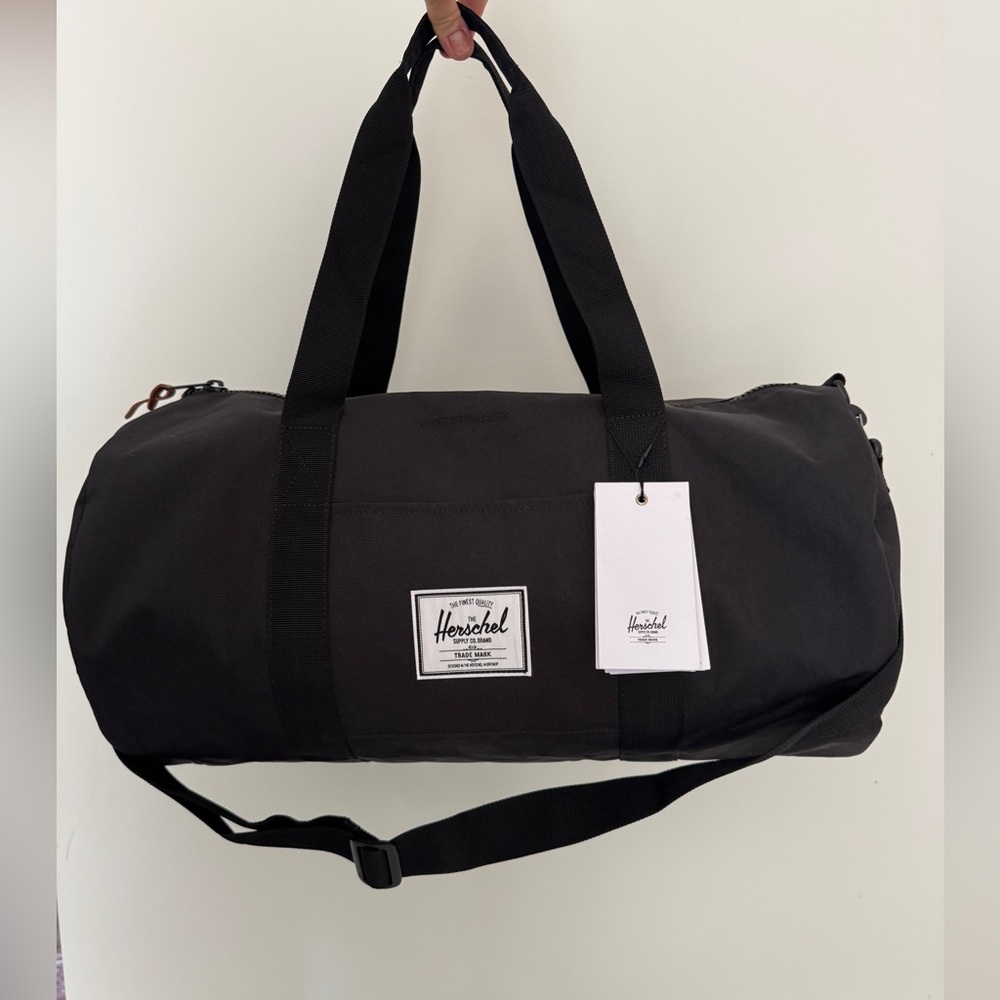 NWT Herschel Supply Company Sutton Duffle Mid-Volume Gym Unisex